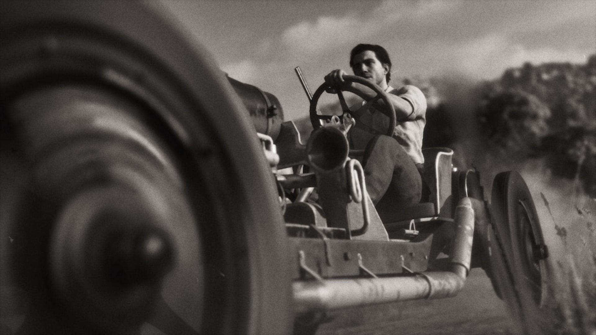 Sthalin Enzo driving